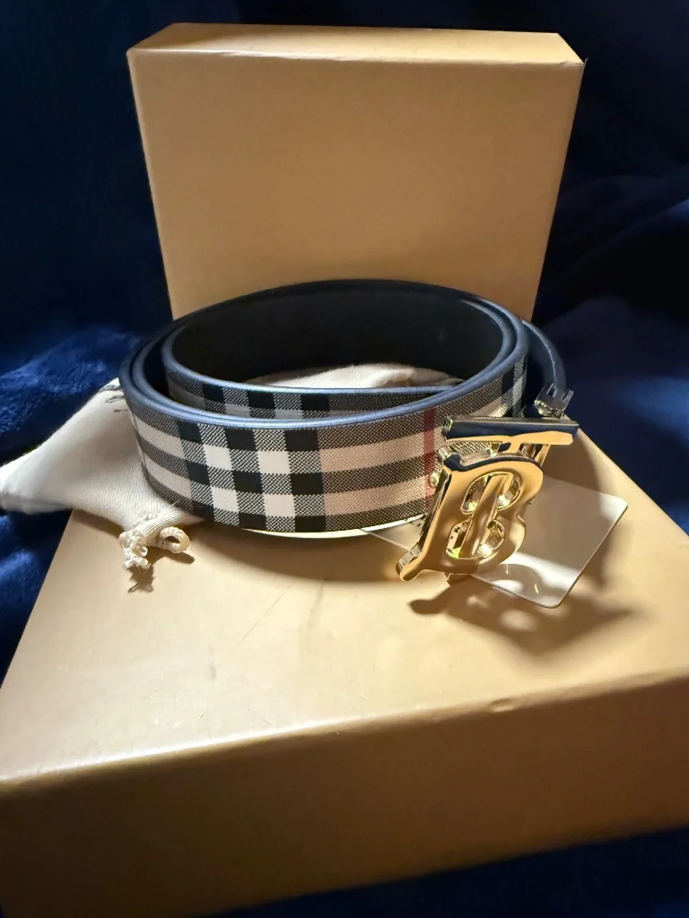 Burberry leather belt
